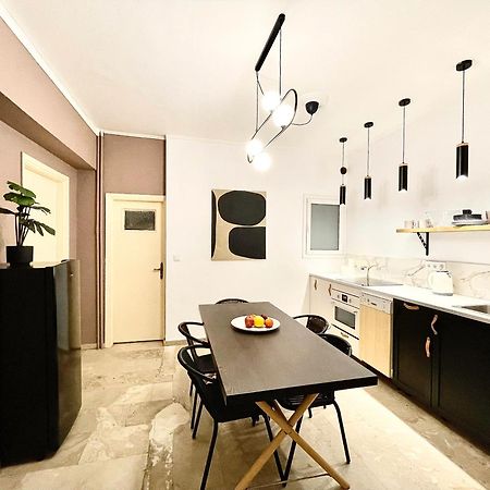 Comfy And Spacious Two Bedroom Apartment With Balcony เอเธนส์ ภายนอก รูปภาพ