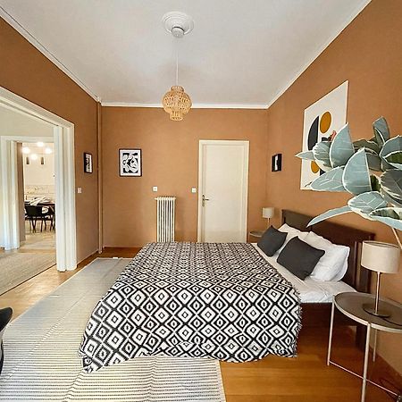 Comfy And Spacious Two Bedroom Apartment With Balcony เอเธนส์ ภายนอก รูปภาพ