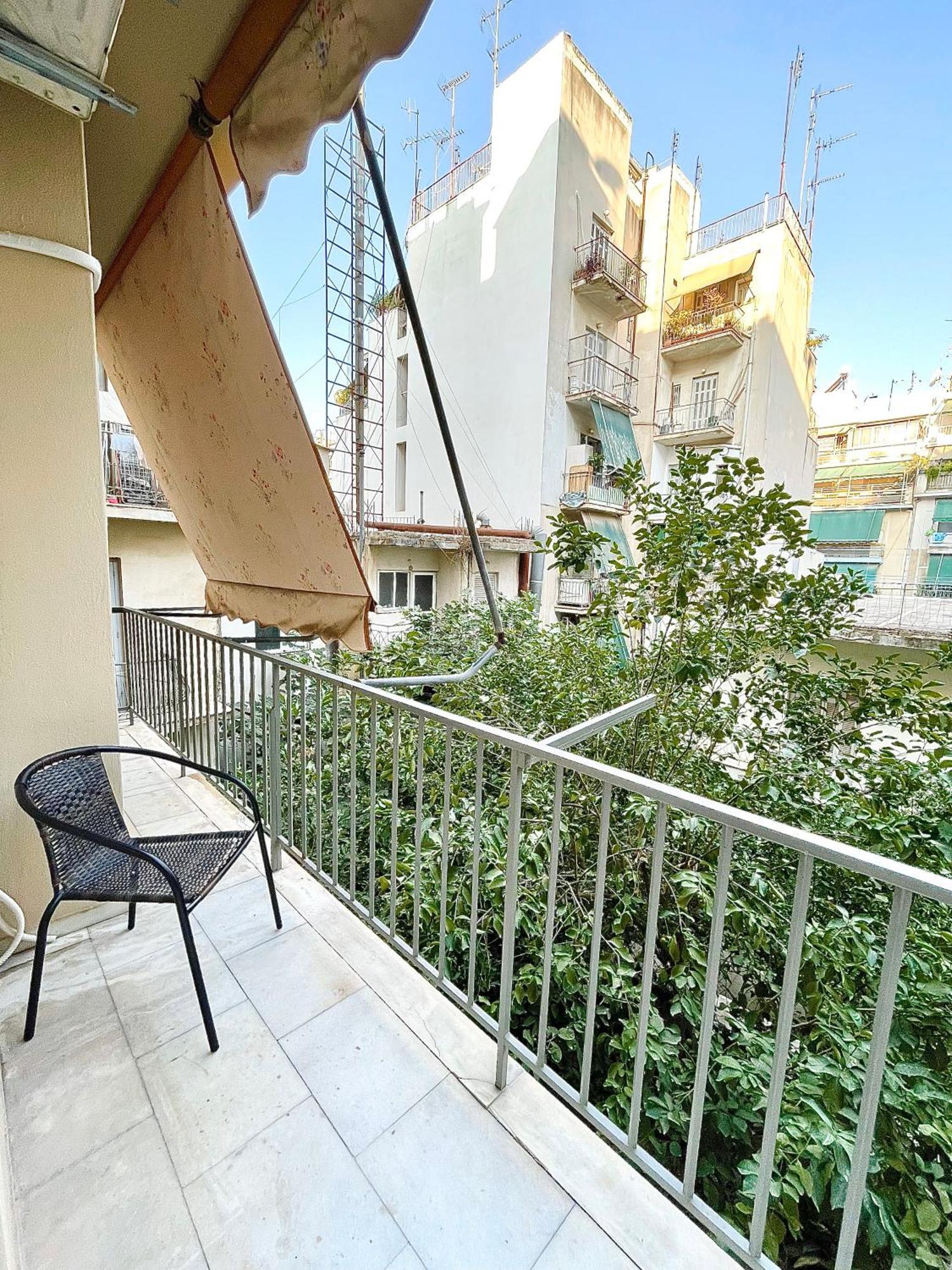 Comfy And Spacious Two Bedroom Apartment With Balcony เอเธนส์ ภายนอก รูปภาพ